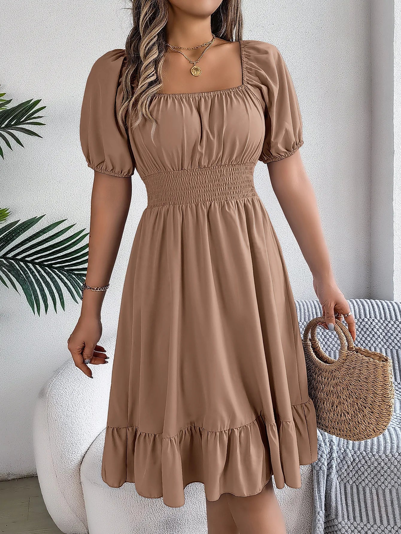 Vestido Midi – Verão Casual com Decote Quadrado, Mangas Curtas e Cintura com Folhos
