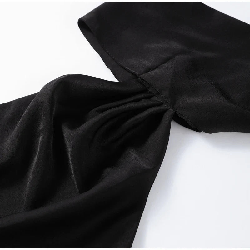 Vestido de Festa em Cetim com Laço – Elegante, Decote Halter, Ombros Descobertos e Costas Abertas