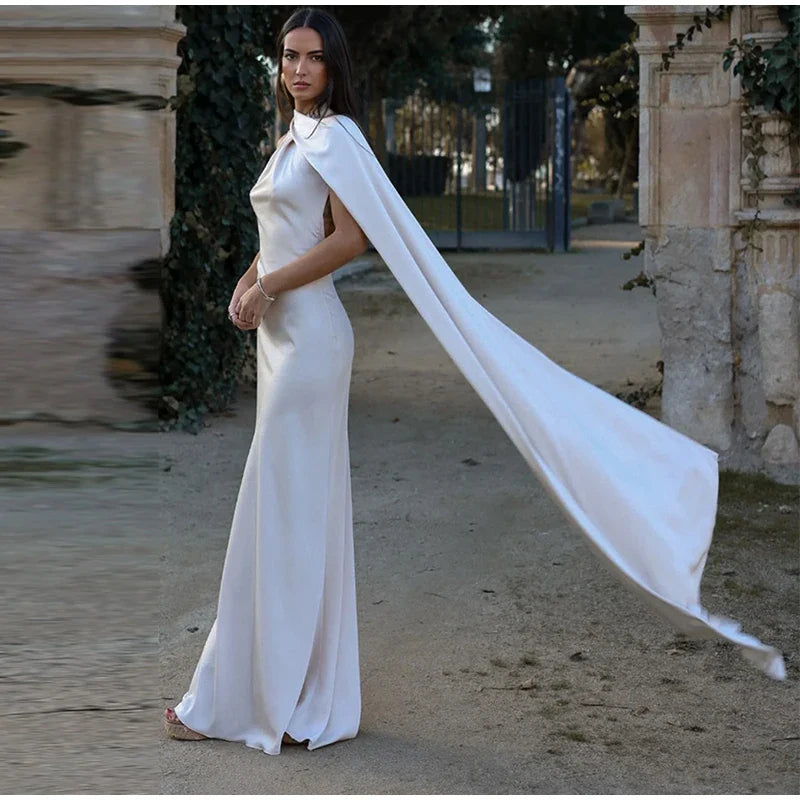 Vestido de Festa em Cetim com Laço – Elegante, Decote Halter, Ombros Descobertos e Costas Abertas