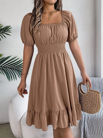 Vestido Midi – Verão Casual com Decote Quadrado, Mangas Curtas e Cintura com Folhos