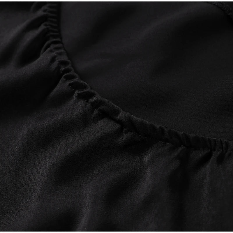 Vestido de Festa em Cetim com Laço – Elegante, Decote Halter, Ombros Descobertos e Costas Abertas