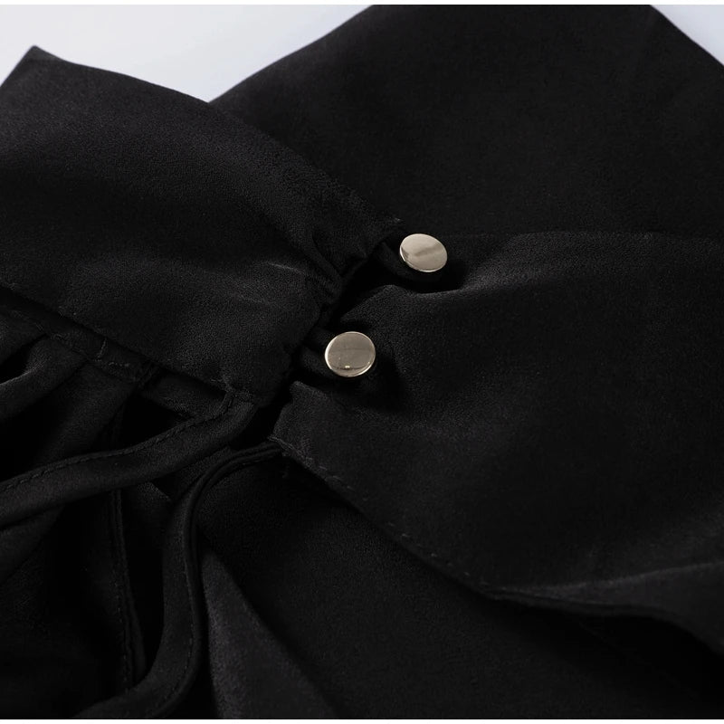 Vestido de Festa em Cetim com Laço – Elegante, Decote Halter, Ombros Descobertos e Costas Abertas