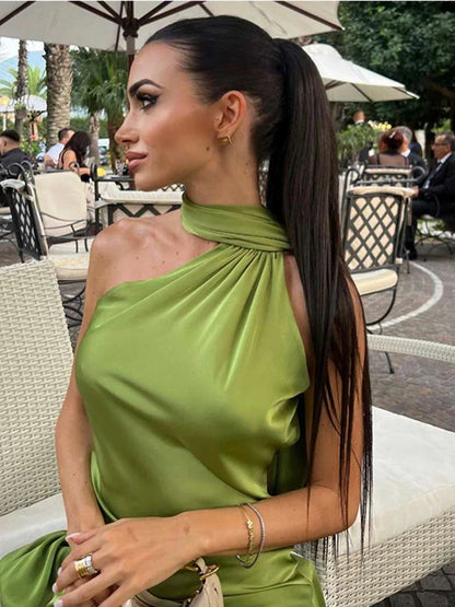 Vestido de Festa em Cetim com Laço – Elegante, Decote Halter, Ombros Descobertos e Costas Abertas