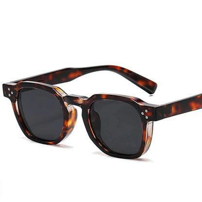 Óculos de Sol Oval Vintage com Tachas – Estilo Unissexo com Proteção Anti-Luz Azul