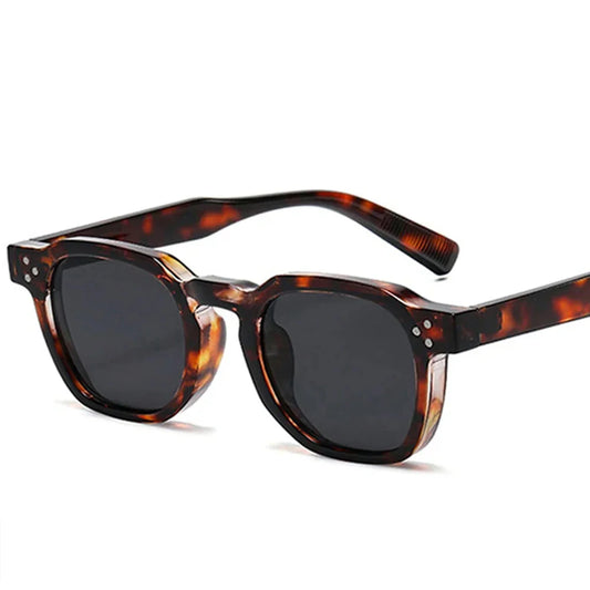 Óculos de Sol Oval Vintage com Tachas – Estilo Unissexo com Proteção Anti-Luz Azul