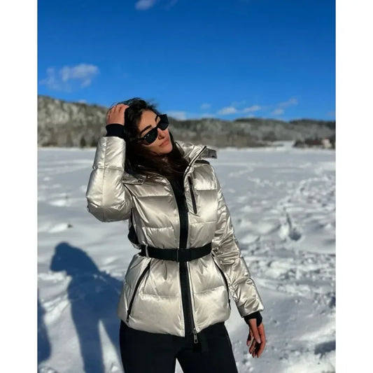 Casaco Feminino de Inverno com Cinto – Parka Acolchoada Longa e Capuz Elegante